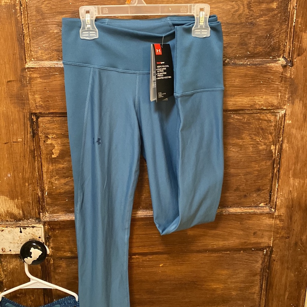 Workout gear. - Picture 3 of 6